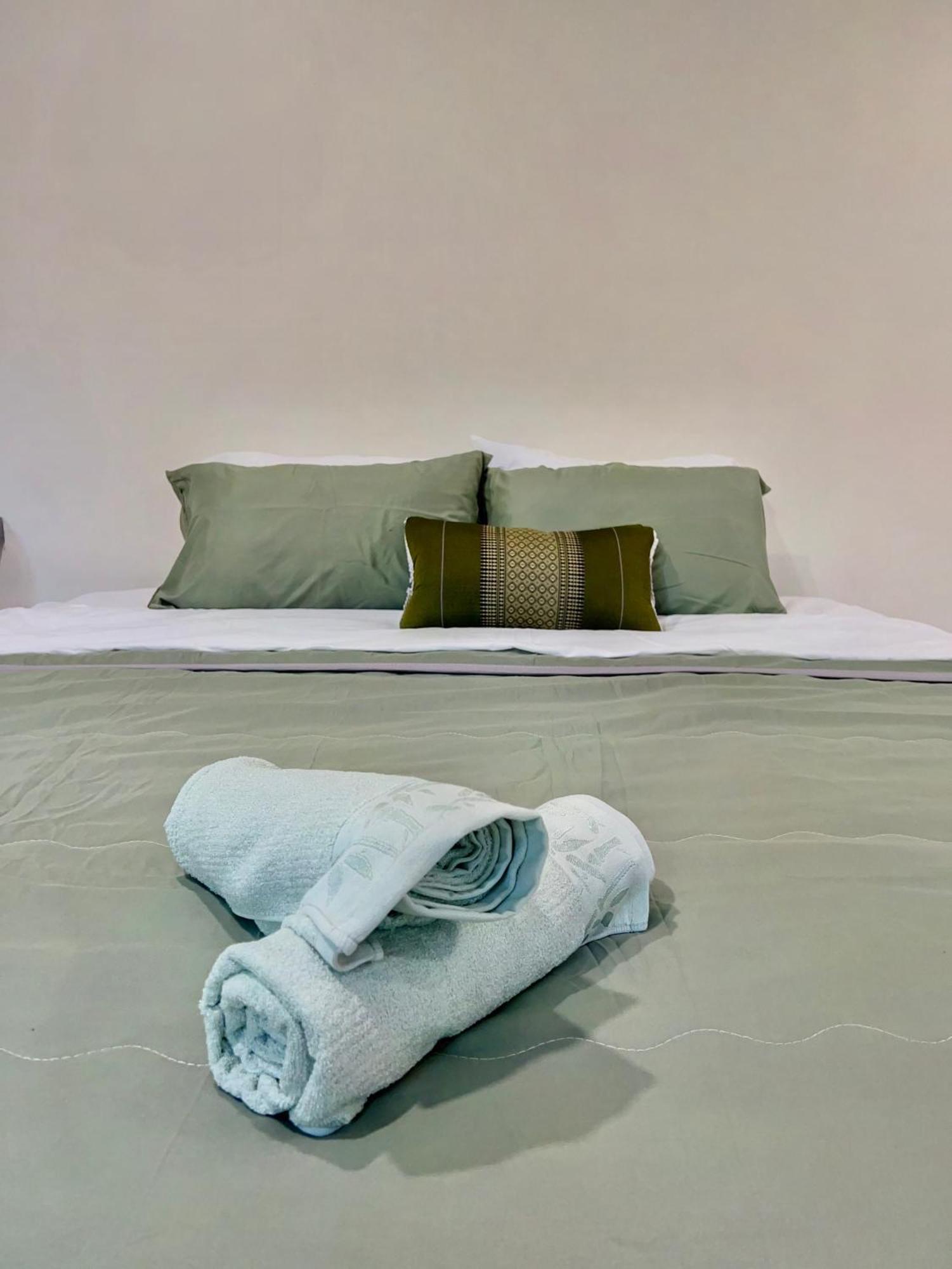 Behind The Temple Island Eco-home 15min Walk To Hin Kong Holiday home