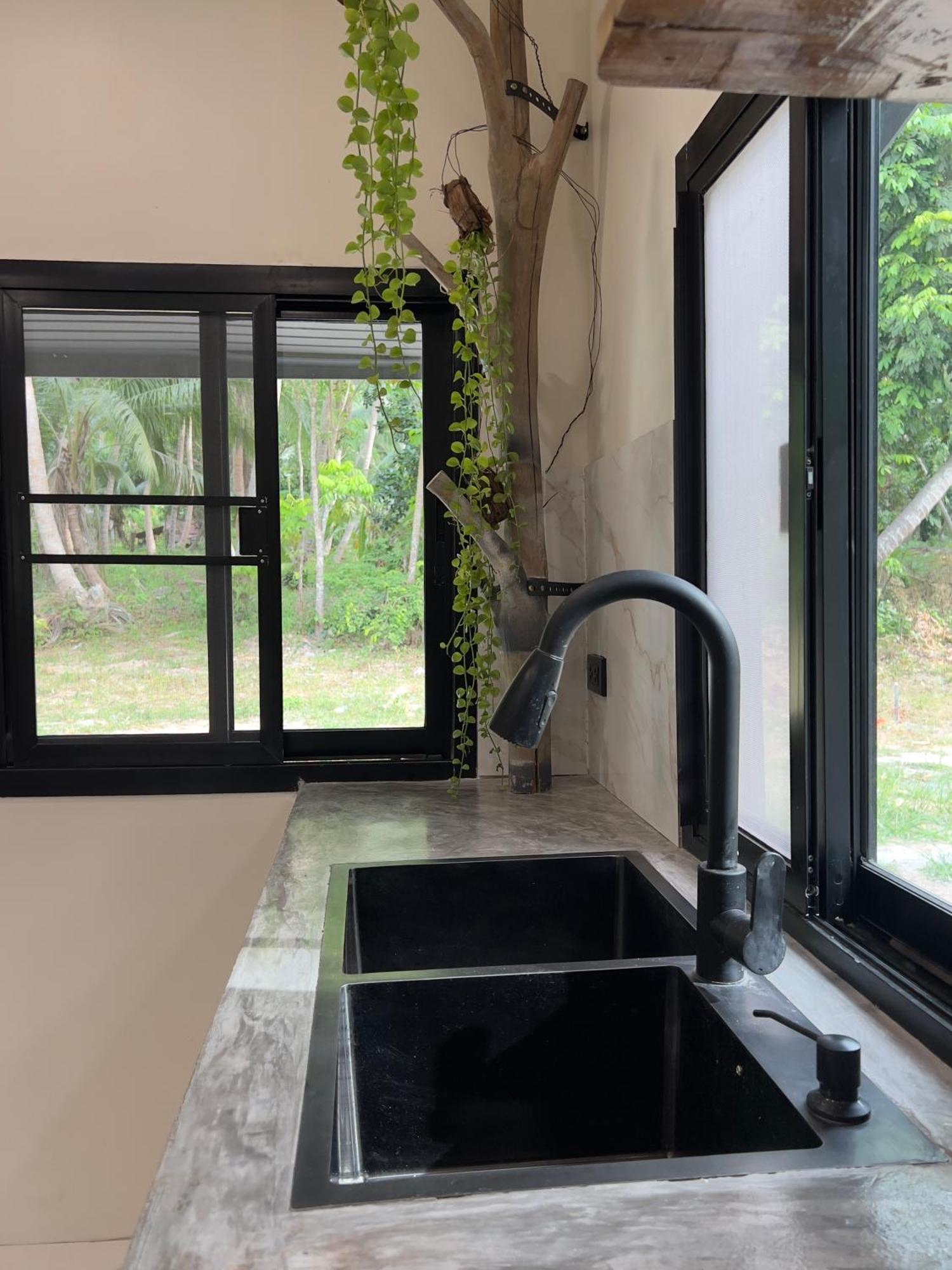 Behind The Temple Island Eco-home 15min Walk To Hin Kong Holiday home